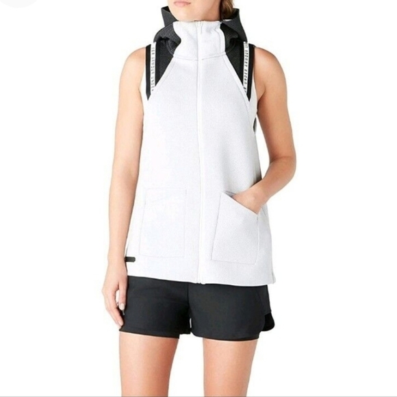 Under Armour womens Under Armour Women's Move Vest - Picture 1 of 5